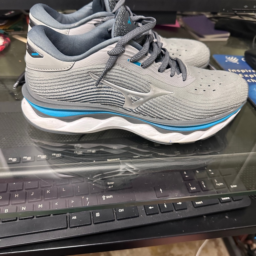 Mizuno Wave Sky 05